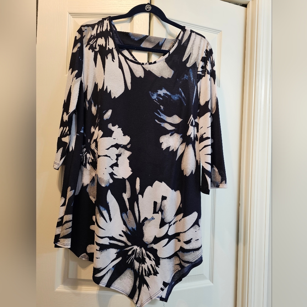 Clara Sunwoo tunic 1X Black/White EUC